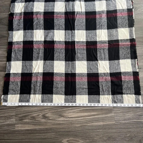 Black, White,‎ And Purple Checkered Plaid Blanket Scarf OS - Picture 3 of 5